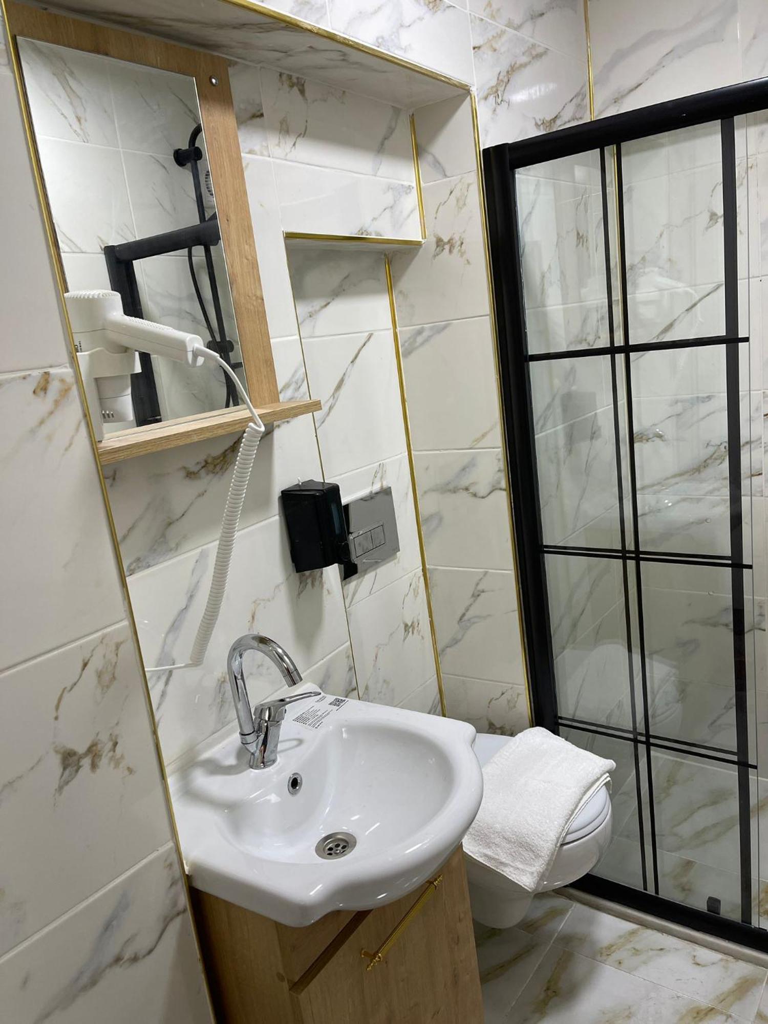 Taksim Rain Hause Aparthotel Istanbul Bagian luar foto